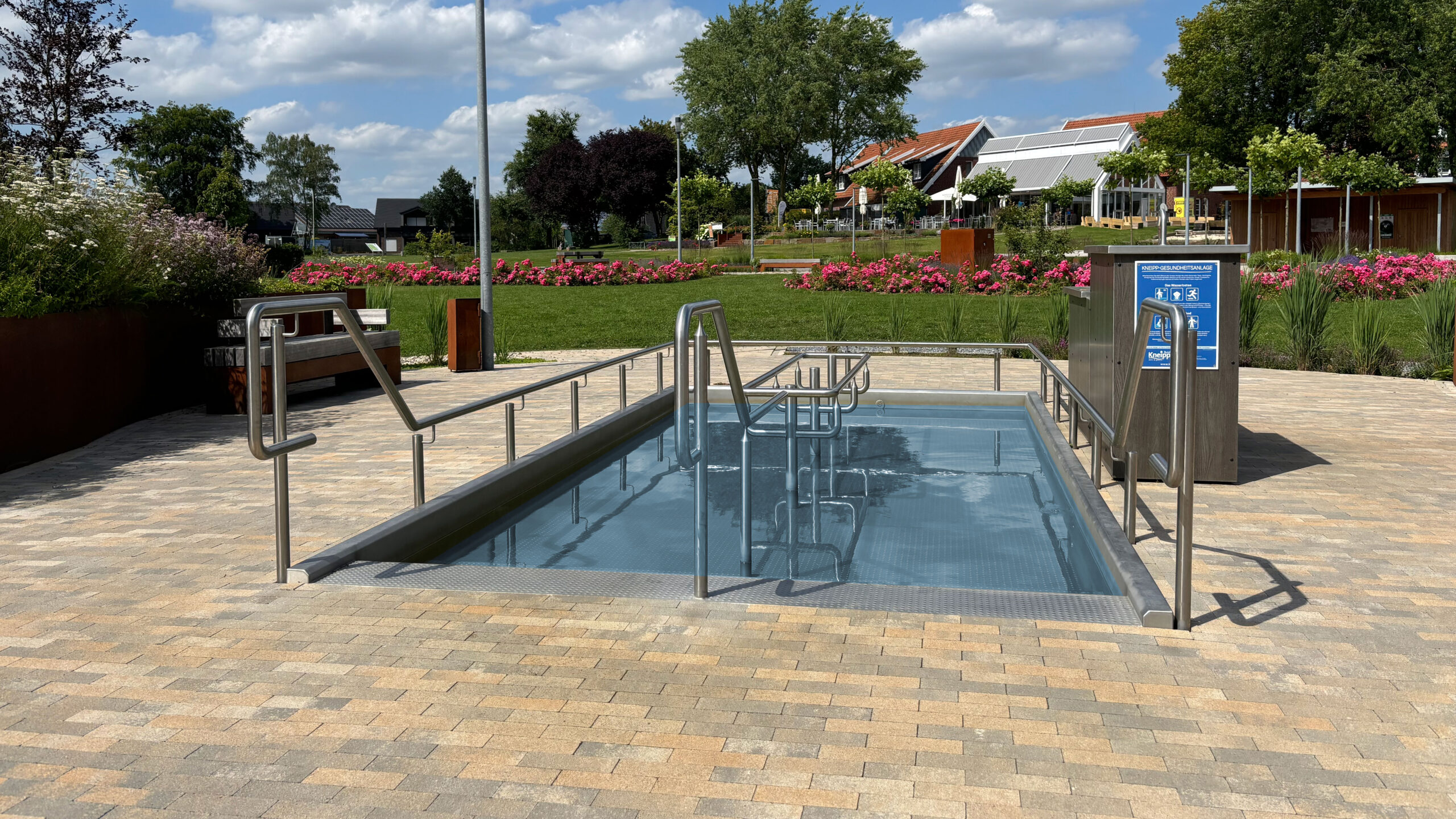 Becken mit Wasser zum durchlaufen in Raesfeld